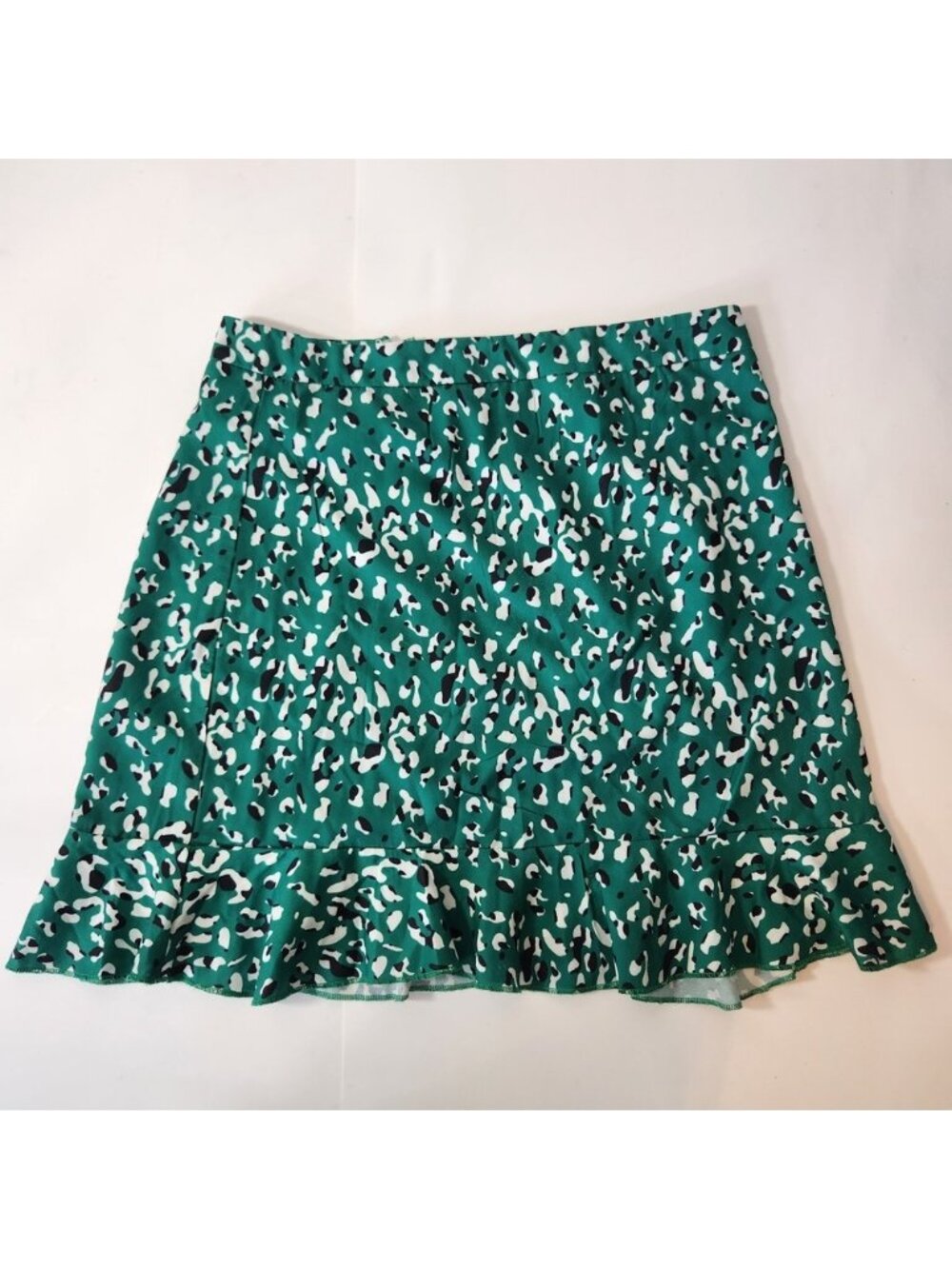 Superdown Green Leopard Print Ruffle Hem Mini Skirt Size Small Animal Print
